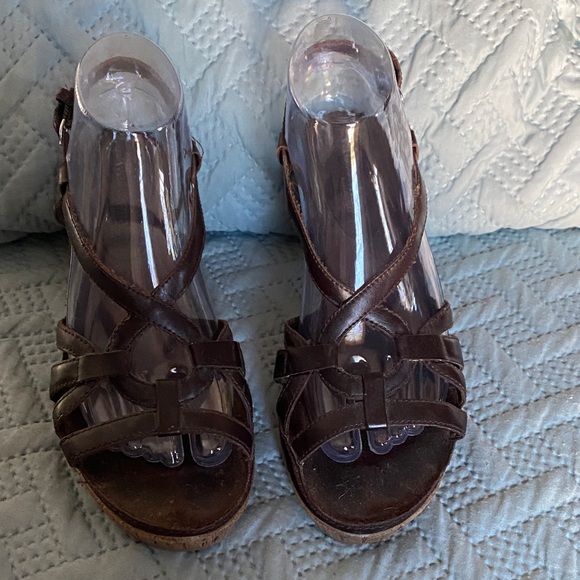 AEROSOLES Dark Brown Strappy Sandals - Picture 1 of 8